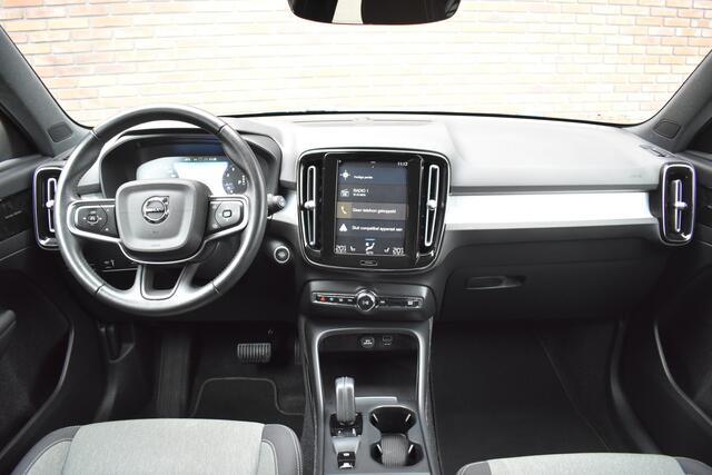 Volvo XC40 T3 163PK Automaat Business Pro | Trekhaak | 19'' | Audio & Park Assist Pack | Climate Pack |