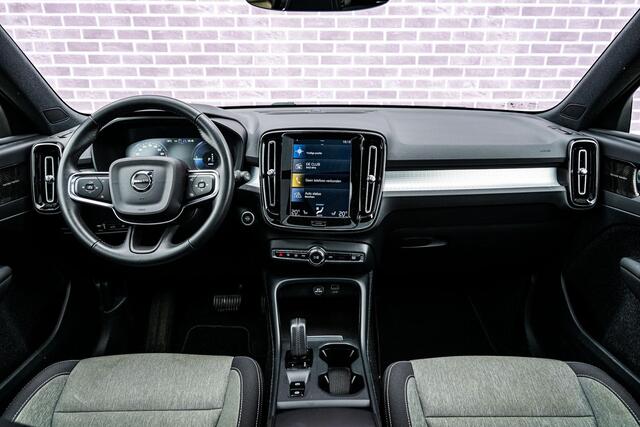Volvo XC40 1.5 T5 Recharge Business Pro | Plug-in Hybrid (PHEV) | Panoramadak | 360 Graden Camera | Harman Kardon Audio | Elektrisch Verstelbare Voorstoelen | LED Koplampen Adaptief | Stoelverwarming | Navigatie | Apple Carplay | Android Auto | Keyless Entry | BLIS 