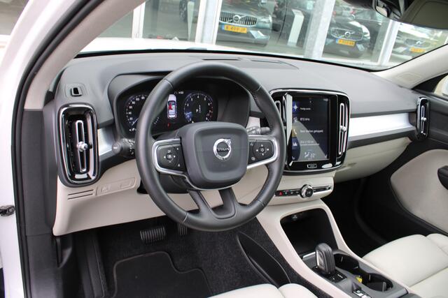 Volvo XC40 T4 Automaat Momentum | Adapt. Cruise | Blis | Verw. Voorstoelen & Stuurwiel | Leder | Camera | DAB |