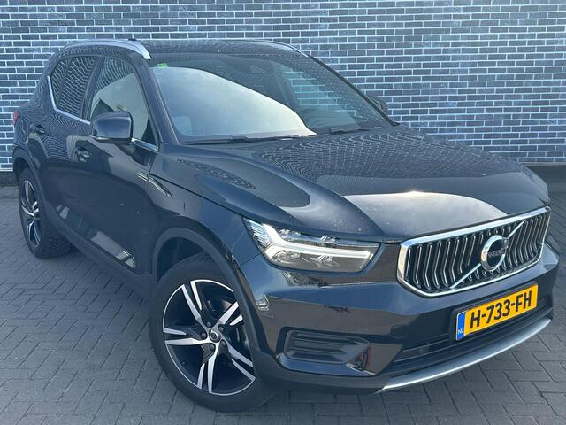 Volvo XC40 1.5 T3 Inscription | Trekhaak | Achteruitrijcamera | Parkeerverwarming | Panoramadak | Stoelverwarming voor en achter | Navigatie | Lederen Bekleding