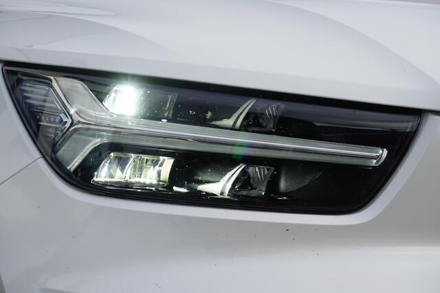Volvo XC40 1.5 T4 Recharge R-Design Expression | Trekhaak | Intellisafe | Stoelverwarming | BLIS | Camera | Pilot assist | 18" Lichtmetalen velgen | Elektr. Achterklep |