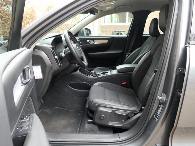 Volvo XC40 2.0 T4 AUT Momentum Trekhaak / DAB+ / Camera / Stoelverwarming