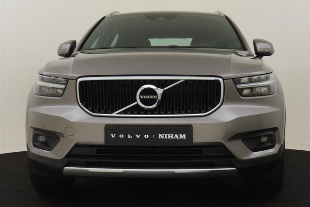 Volvo XC40 T2 AUT. BUSINESS PRO -CAMERA|CLIMATE|KEYLESS|ADAP.CRUISE|VERW.VOORRUIT|ZITTINGVERL.|CARPLAY|ALL.SEASON|19"