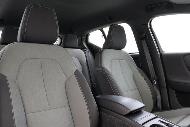 Volvo XC40 T2 AUT. BUSINESS PRO -CAMERA|CLIMATE|KEYLESS|ADAP.CRUISE|VERW.VOORRUIT|ZITTINGVERL.|CARPLAY|ALL.SEASON|19"