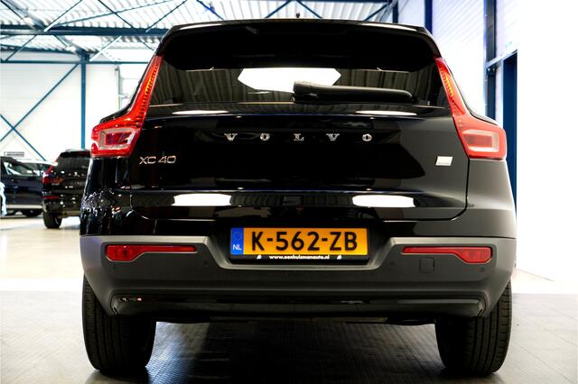 Volvo XC40 1.5 T5 Plug-in Hybrid 193kW/262pk DCT7 R-Design PANORAMADAK + LEER + ADAPT.CRUISE + PILOT ASSIST + NAVI SENSUS + BLIS + LANE ASSIST + PARKEERKLIMAAT + ACHTERUITRIJCAMERA + KEYLESS ENTRY&GO + PARKSENSOREN V&A + 19" LM-VELGEN!!
