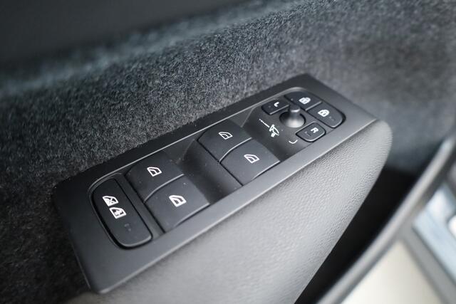 Volvo XC40 1.5 T5 Recharge Inscription | SOH 94.4% | Adapt. Cruise | Apple CarPlay & Android Auto | Camera | Stoelverw.