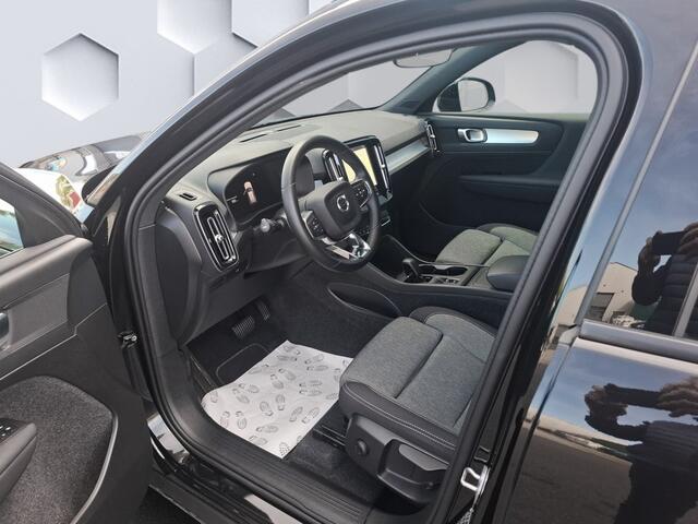 Volvo XC40 B3 Automaat, Mild-Hybride, Trekhaak, Nav, Apple/Android, Stoel-stuurverw. enz. 24.000 km, Nieuwstaat.