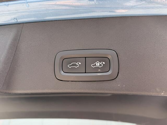 Volvo XC40 1.5 T4 Plug-in hybrid Plus Dark | 360 Camera | Trekhaak