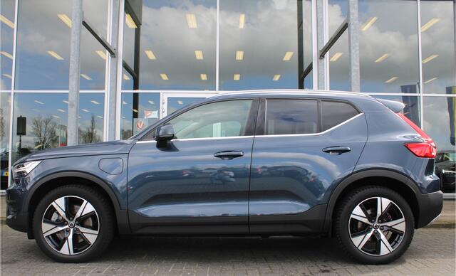 Volvo XC40 T4 211PK Automaat Recharge Inscription | Adapt. Cruise | El. Trekhaak | PDC + Camera | Keyless | DAB | Extra getint glas |