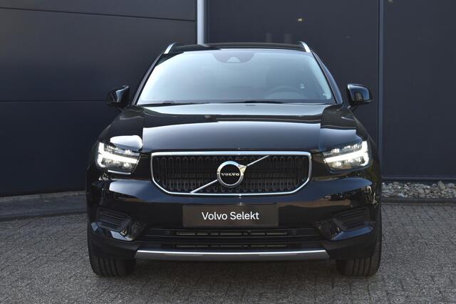Volvo XC40 T2 Momentum | Automaat | Navigatie | Parkeercamera | Parkeersensoren voor en achter | Apple Carplay | Android Auto | Climate Control | Cruise Control