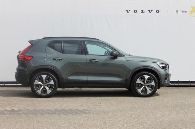 Volvo XC40 B3 177PK Automaat Plus Dark Panoramisch schuif-kanteldak / Adaptieve Cruise Control / Google infotainment / Parkeersensoren voor en achter met camera achter / Lederen bekleding / Blis
