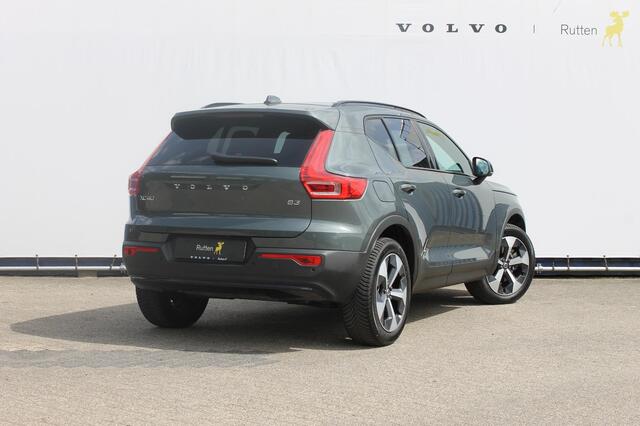 Volvo XC40 B3 177PK Automaat Plus Dark Panoramisch schuif-kanteldak / Adaptieve Cruise Control / Google infotainment / Parkeersensoren voor en achter met camera achter / Lederen bekleding / Blis