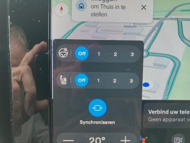 Volvo XC40 2.0 B3 Essential Edition - camera - navi - apple/andr - 19 LM - stoel/stuurverw.