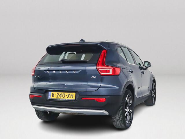 Volvo XC40 B4 Inscription | Panoramadak | Park assist | Cruise control | Elektrische stoelen