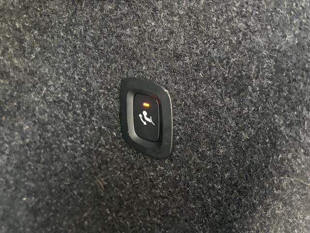 Volvo XC40 1.5 T5 Recharge R-Design / Automaat / NL-Auto / Dealer-Onderhouden / Open/Panodak / Leder-Alcantara / Harman-Kardon / Digitaal Dashboard / Keyless / LED / DAB / Navi / Apple-Carplay&Android-Auto / 360 Graden Camera / Adaptieve Cruise-Control / Pilot-Assis