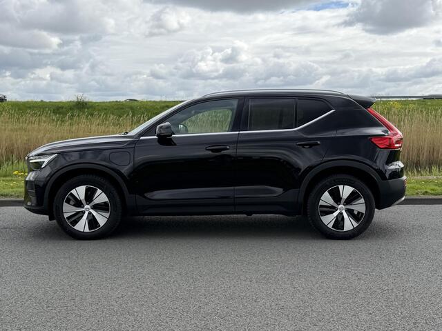 Volvo XC40 1.5 T4 Plug-in hybrid Core Bright | SOH 91,7 % | Apple Carplay/Android Auto | Trekhaak wegklapbaar | DAB | Stoelverwarming | Stuurwielverwarming |