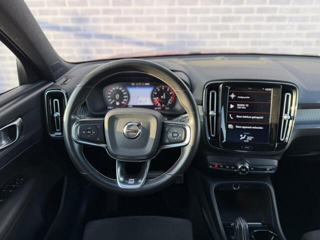 Volvo XC40 T4 R-Design Aut | Cruise Control | Trekhaak 1800 kg | Half Lederen Bekleding | Navigatie | Parkeersensoren V + A | Parkeercamera | Climate control |