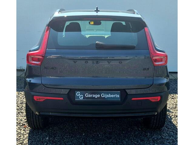 Volvo XC40 2.0 B3 Plus Black Edition MY 2026 - 20" Wielen - Adaptive Cruise Control -Harman Kardon Audio - Climate - R7C0 Interieur - Camera achter - PDC voor en achter - Power seats links met memory - Two Tone