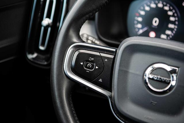 Volvo XC40 T3 Momentum Pro Aut | Navigatie | Trekhaak | Cruise Control Adaptief | BLIS | Achteruitrijcamera | Parkeersensoren