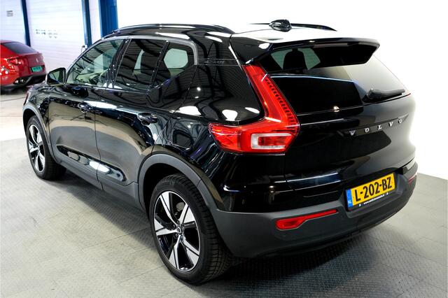 Volvo XC40 Recharge P8 AWD 300kW/408pk Aut. R-Design ADAPT.CRUISE + EL.TREKHAAK + WARMTEPOMP + 360 CAMERA + BLIS + PILOT ASSIST + GOOGLE DASHBOARD + LANE ASSIST + LEER/ALCANTARA + STOEL-&STUURVERWARMING + PARKSENSOREN V&A + 19" LM-VELGEN!!