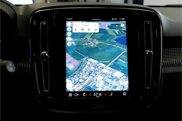 Volvo XC40 Recharge P8 AWD 300kW/408pk Aut. R-Design ADAPT.CRUISE + EL.TREKHAAK + WARMTEPOMP + 360 CAMERA + BLIS + PILOT ASSIST + GOOGLE DASHBOARD + LANE ASSIST + LEER/ALCANTARA + STOEL-&STUURVERWARMING + PARKSENSOREN V&A + 19" LM-VELGEN!!