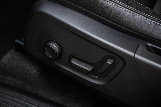 Volvo XC40 1.5 T5 Plug-in Hybrid Ultimate Bright | PHEV | Lederen Bekleding | 360 Graden Camera | Panoramadak | Navigatie | Apple Carplay | Android Auto | Elektrisch Verstelbare Voorstoelen | Keyless Entry | Elektrische Achterklep | BLIS | Cruise Control Adaptief