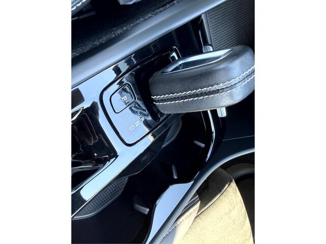 Volvo XC40 2.0 B4 200pk R-Design Panoramadak, Trekhaak, Camera