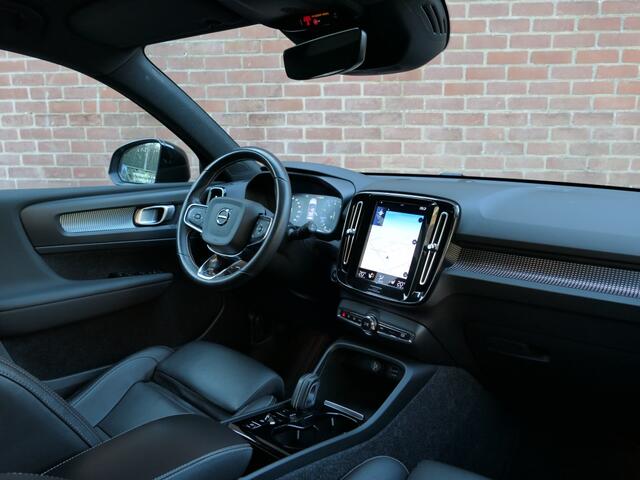 Volvo XC40 1.5 T3 AUT R-Design 12MND garantie / Trekhaak / Camera / DAB+