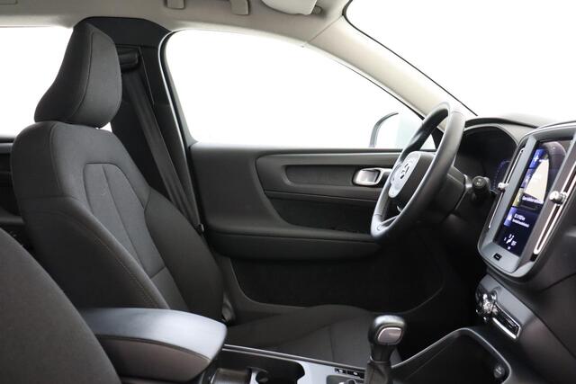Volvo XC40 T2 (H) MOMENTUM CORE -CAMERA|CARPLAY|CRUISE|PDC|LED|DAKRAILS