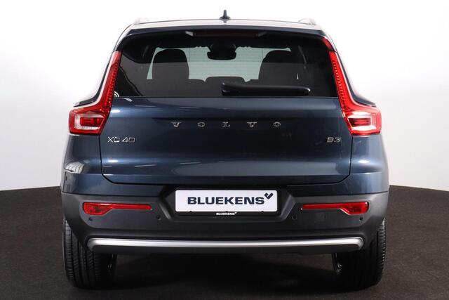 Volvo XC40 B3 Business Edition - Harman Kardon - Adaptive Cruise Control met Pilot Assist - BLIS dodehoekassistentie - Voorstoelen en stuurwiel verwarmbaar - Keyless - Elektr. bedienbare achterklep - Parkeersensoren voor & achter - Parkeer camera acter - 18' LMV - G