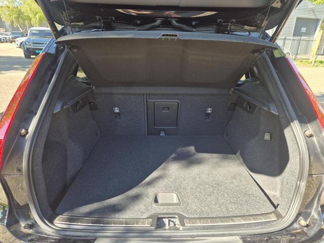 Volvo XC40 1.5 T4 Recharge Inscription Panodak/360Cam/ACC/BLIS etc.