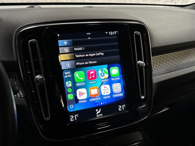 Volvo XC40 1.5 T4 Recharge R-Design 211Pk Automaat (APPLE CARPLAY, LEDER/ALCANTARA, CAMERA, GETINT GLAS, SPORTSTOELEN, ELEK ACHTERKLEP, ZWART HEMEL, KEYLESS, NIEUWSTAAT)