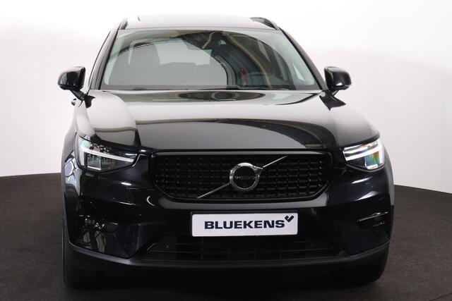 Volvo XC40 T5 Recharge R-Design - Panorama/schuifdak - IntelliSafe Assist - 360º Camera - Harman/Kardon audio - Verwarmde voorstoelen & stuur - Parkeersensoren voor & achter - Elektr. bedienb. voorstoelen met geheugen links - Draadloze tel. lader - Extra getint glas