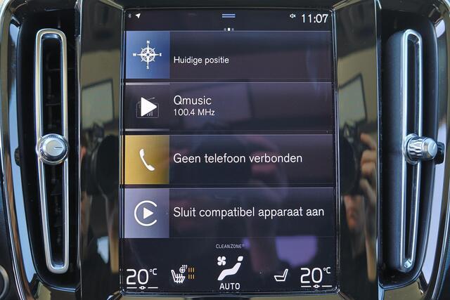 Volvo XC40 T5 Recharge R-Design - Panorama/schuifdak - IntelliSafe Assist - 360º Camera - Harman/Kardon audio - Verwarmde voorstoelen & stuur - Parkeersensoren voor & achter - Elektr. bedienb. voorstoelen met geheugen links - Draadloze tel. lader - Extra getint glas