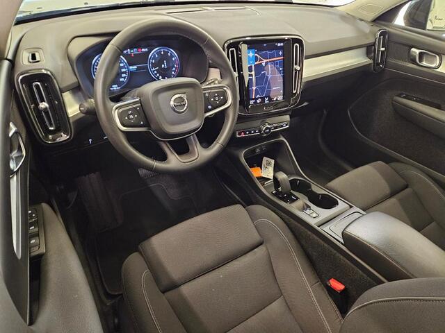 Volvo XC40 1.5 T2 Momentum Business | Stoel/Stuurverwarming | Elektrische Achterklep | Navigatie | Apple Carplay | Parkeercamera | Parkeersensoren V+A |