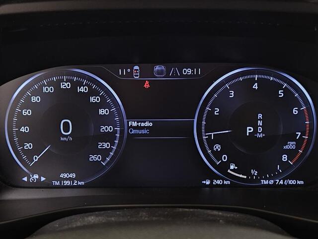 Volvo XC40 1.5 T2 Momentum Business | Stoel/Stuurverwarming | Elektrische Achterklep | Navigatie | Apple Carplay | Parkeercamera | Parkeersensoren V+A |