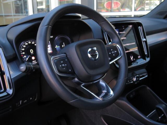 Volvo XC40 1.5 T4 Recharge CORE BRIGHT / Camera / Elec.klep / 18 Inch / Navi / BOVAG garantie