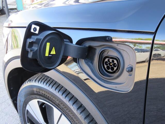 Volvo XC40 1.5 T4 Recharge CORE BRIGHT / Camera / Elec.klep / 18 Inch / Navi / BOVAG garantie