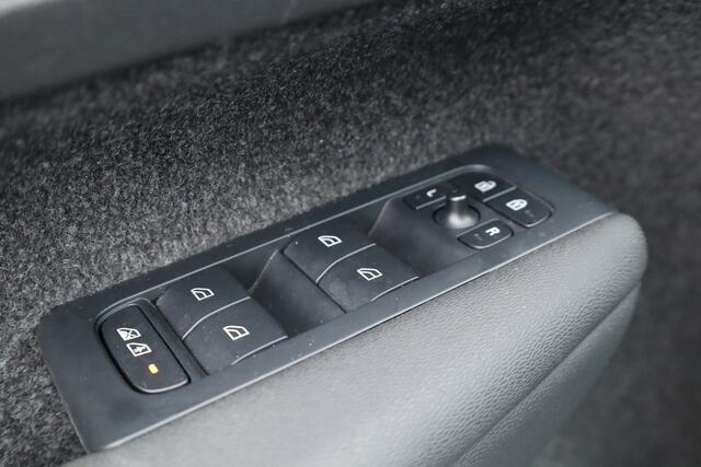 Volvo XC40 Recharge Twin Plus 78 kWh | Rijklaar! | 94.6% SOH | Dig. Cockpit | Bliss | Camera+PDC | Stuur-stoelverw. | Adapt. Cruise | Elek. Klep | Nav+App.Connect | LED | 20'' V