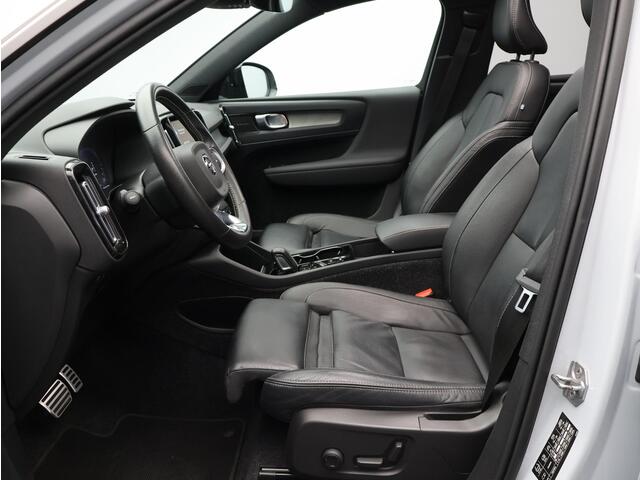 Volvo XC40 1.5 T5 Recharge R-Design / Trekhaak / Panoramadak / Harman Kardon / 360 Camera / Lederen Bekleding / Elektrische Stoelen / Getint Glas /