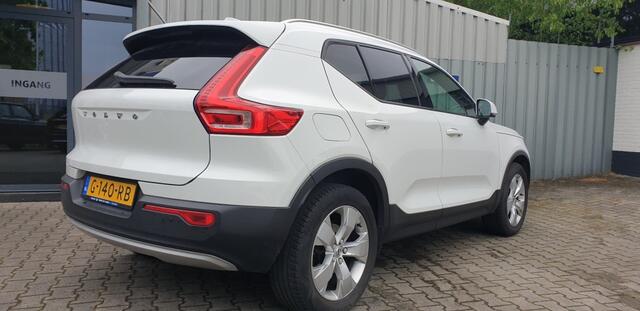 Volvo XC40 1.5 T3 MOMENTUM PRO Panorama dak