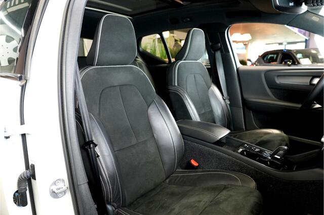 Volvo XC40 1.5 T4 155kW/211pk DCT7 Recharge R-Design PANORAMADAK + ADAPT.CRUISE + PILOT ASSIST + LEER/ALCANTARA + STOELVERWARMING + BI-TONE + BLIS + STUURVERWARMING + LANE ASSIST + ACHTERUITRIJCAMERA + PARKSENSOREN V&A + 20" LM-VELGEN!!