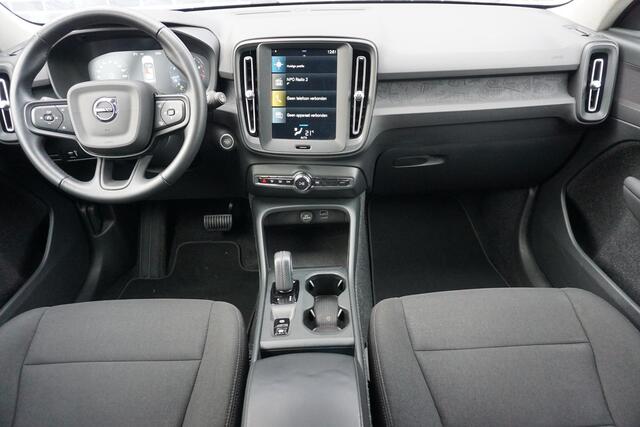 Volvo XC40 1.5 T2 Momentum Core | Trekhaak | Navigatie | LED | Parkeercamera | Parkeersensoren V+A | Lichtmetalen Velgen | Apple Carplay | Android Auto