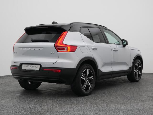 Volvo XC40 1.5 T3 R-Design | PANO | 360° | H&K | KEYLESS | STOEL- EN STUURVERW.