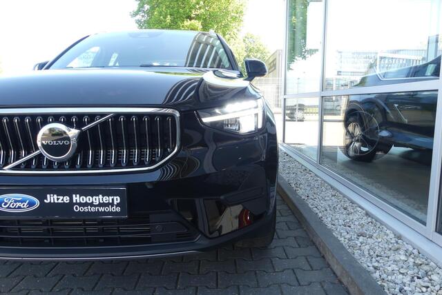Volvo XC40 1.5 T4 Plug-in hybrid Essential Bright FACELIFT, WINTER PACK, CRUISE, CLIMA, NAVI, CAMERA, PDC V&A, APPLE CARPLAY/ANDROID AUTO, STANDKACHEL, 17.697KM
