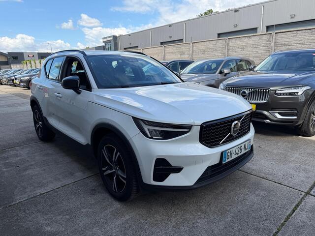 Volvo XC40 Aut. B3 Plus Dark Stoelverwarming Parkeercamera HarmanKardon 163pk