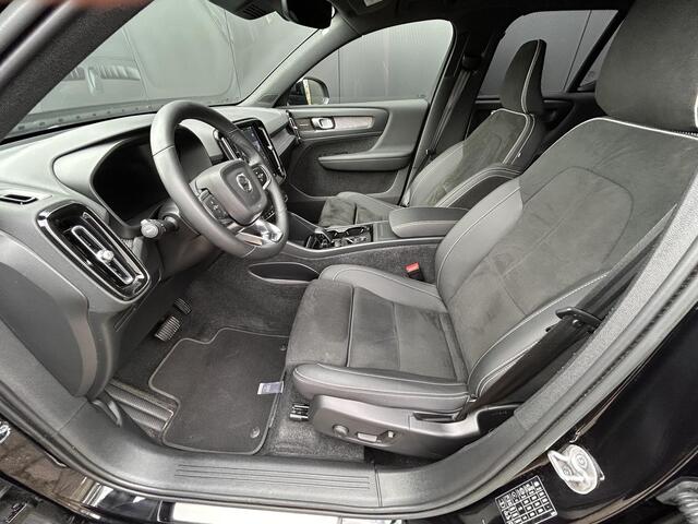 Volvo XC40 2.0 B3 Plus Dark intellisafe/ voorruitverwarming/ climate line/ harman kardon/ trekhaak/ extra getint glas