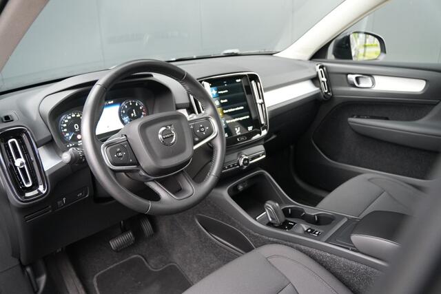 Volvo XC40 1.5 T2 Momentum Pro - Panoramadak - Navi - Trekhaak - Cruise - Keyless - Rijklaar