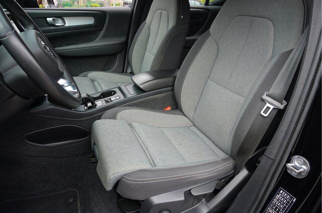 Volvo XC40 2.0 B3 Black Edition Cruise Adaptief - Stoel- Stuur verwarming