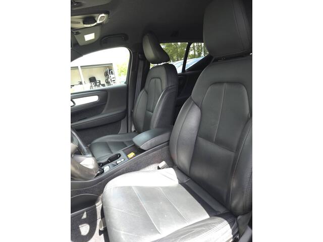 Volvo XC40 T4 Recharge R-Design | 20" Velgen | Lederen interieur | Stuurwiel verwarming